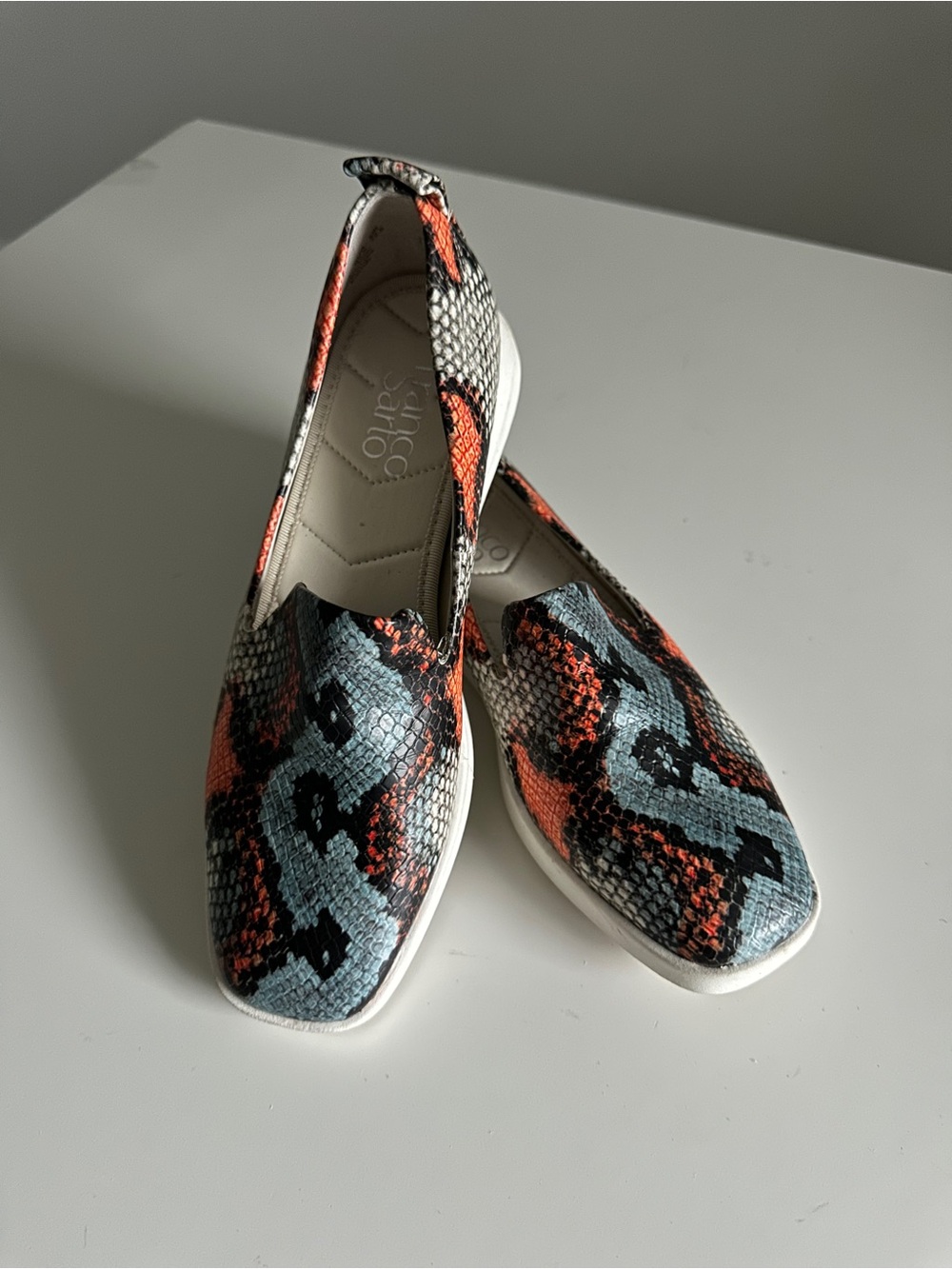 Franco Sarto Women’s Snake Print Slip-On Loafer Flat Size 5.5 / 35 Orange Blue